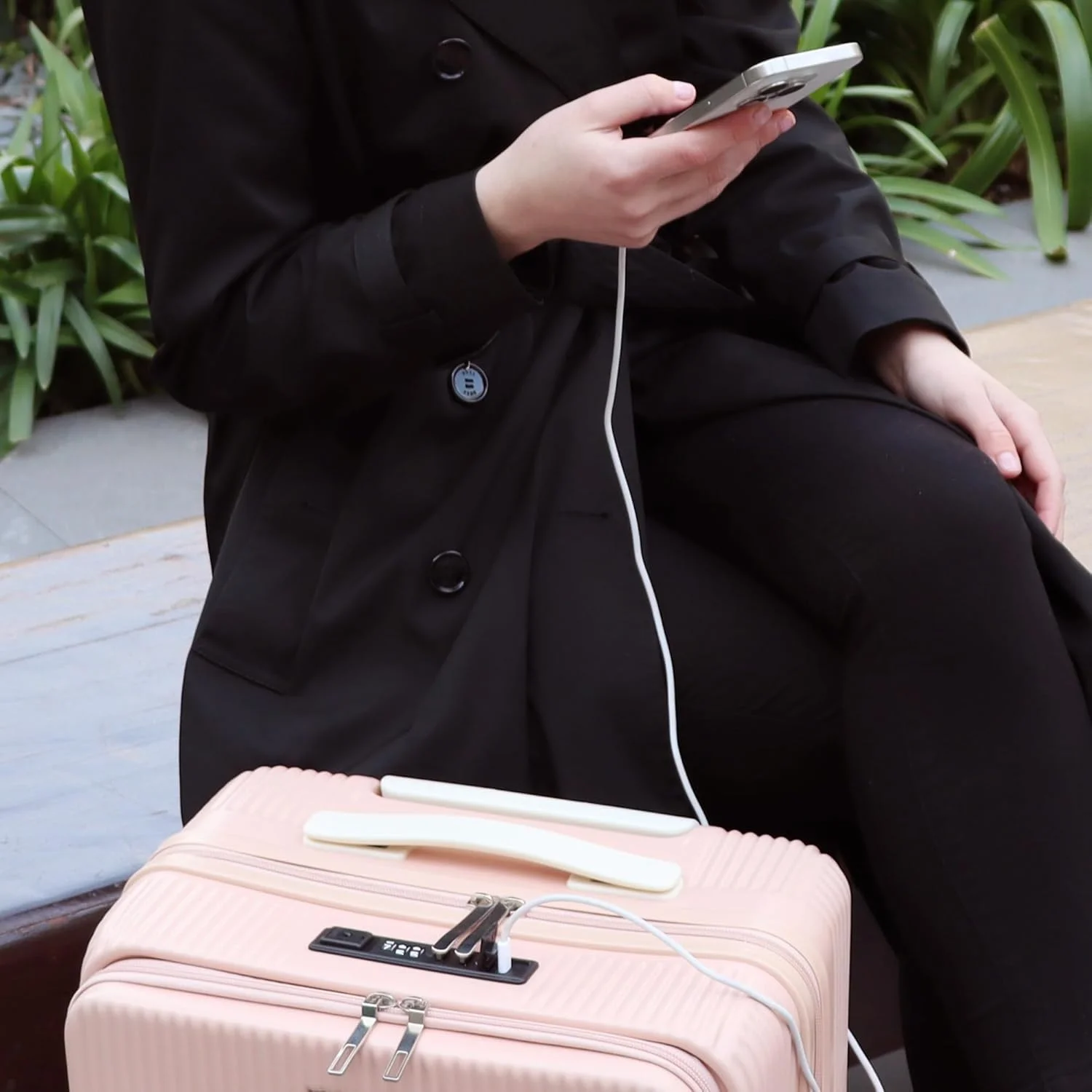 چمدان مدل Moods Up بیگ دیزاین با جا لیوانی و پورت USB، چمدان کابین سایز مسافرتی با محفظه لپ تاپ و سیستم قفل TSA، چرخ های گردان 360 درجه، ظرفیت حمل 15 کیلوگرم، 20 اینچ (صورتی)