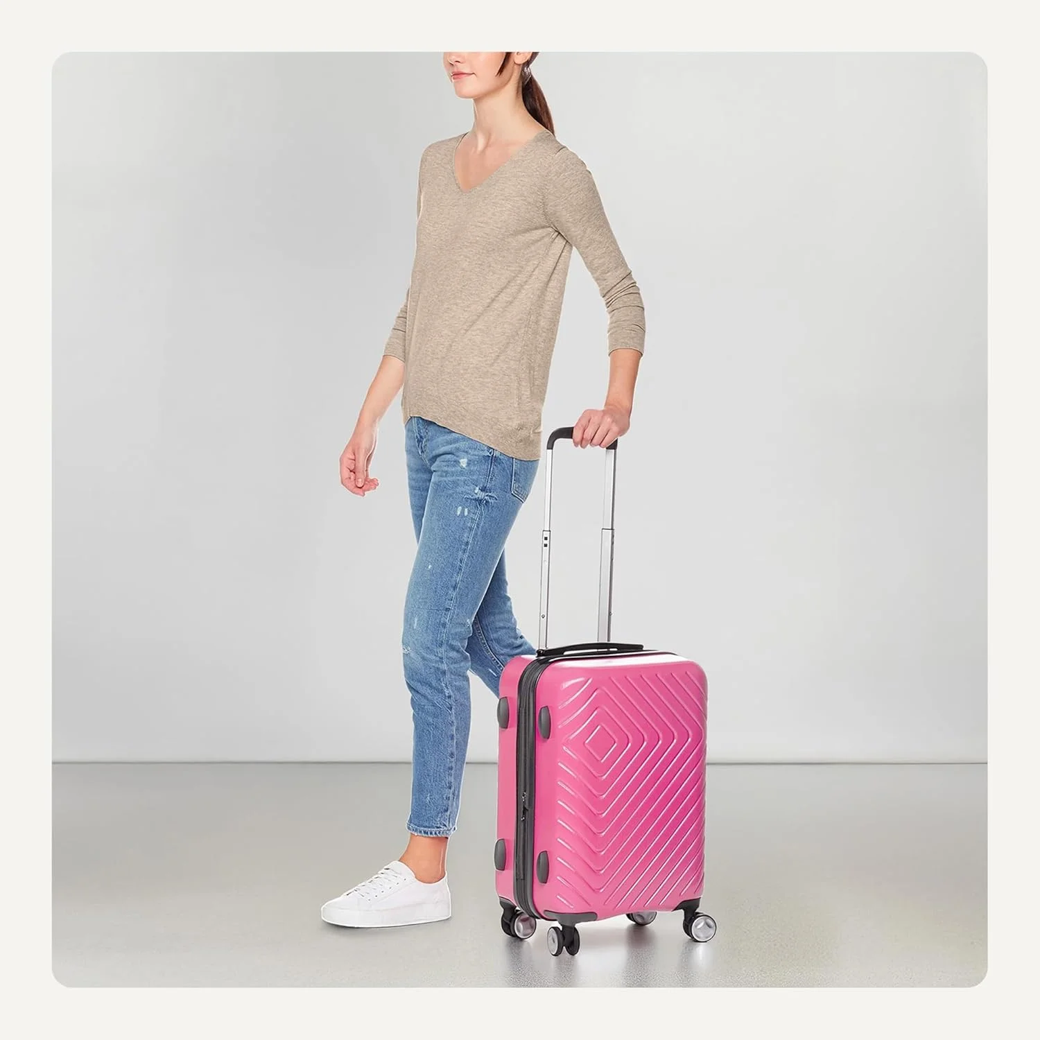 چمدان چرخشی هندسی آمازون بیسیکس با قفل داخلی TSA (۵۰ سانتی متر)، جنس: پلی کربنات، ۲۰ اینچ - صورتی