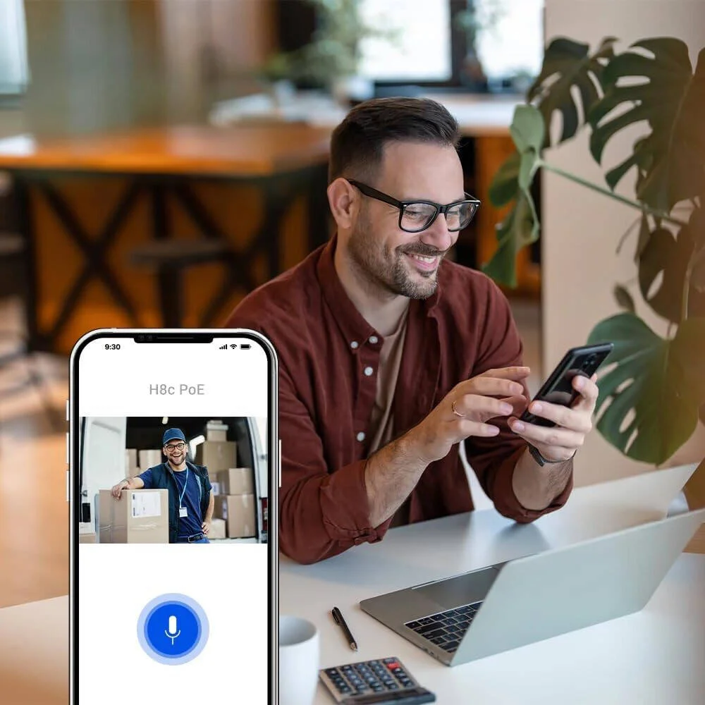 دوربین امنیتی 2K Ezviz H8c PoE، رزولوشن 2K، نمای پانوراما، ردیابی خودکار، مکالمه دو طرفه، فناوری ویدئویی H.265، مقاوم در برابر آب و هوا، دید در شب رنگی، ردیابی خودکار، سفید | H8c PoE