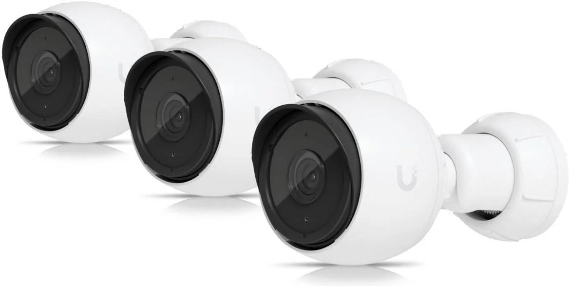 دوربین مداربسته یونی‌فای مدل UVC-G4-BULLET، بسته 3 عددی، فیلمبرداری 24 فریم بر ثانیه، پایه قابل تنظیم 3 محوره، میکروفون داخلی، دید در شب 9 متری IR، UniFi Protect، تغذیه از طریق PoE، IPX4 / IK04، سفید | UVC-G4-BULLET
