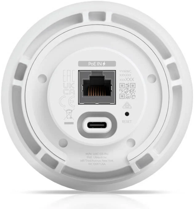 دوربین مداربسته بولت تحت شبکه 4K 8MP UHD بیرونی یوبی کوییتی نتورکس UniFi G5 Pro با میکروفون داخلی، 3840x2160 @ 30fps، زوم اپتیکال 3x، دید در شب تا 25 متر، RJ45 با PoE، دارای استاندارد IK04 / IP65، سفید | UVC-G5-PRO