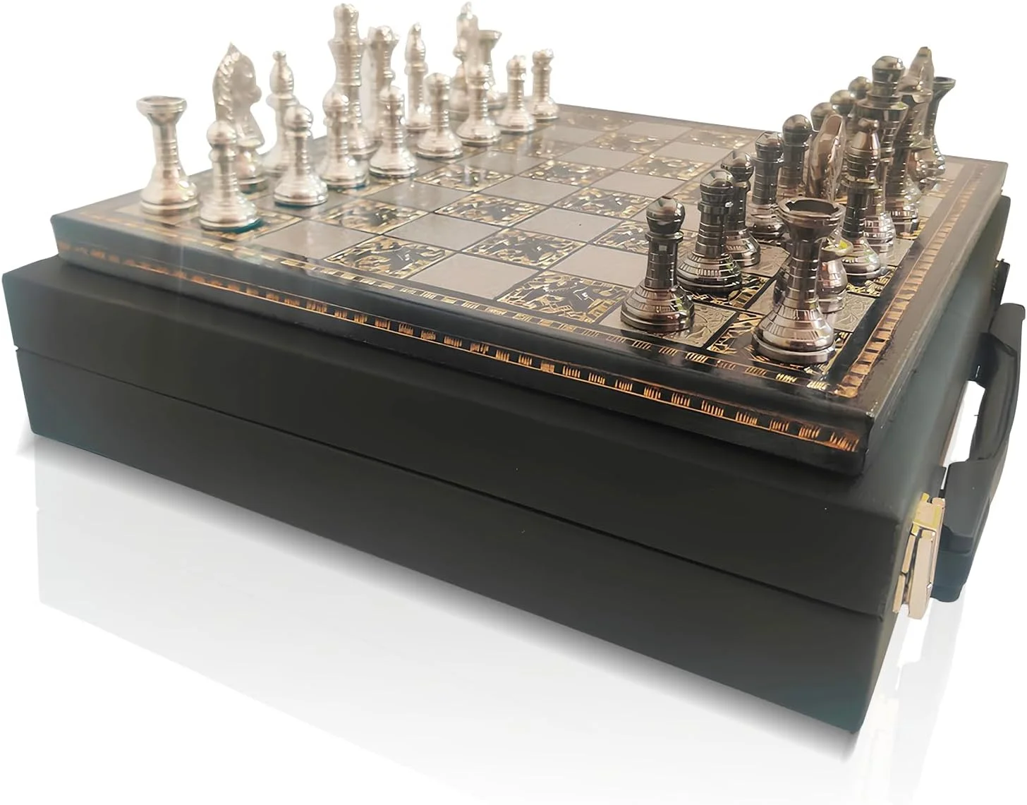 مجموعه بازی شطرنج کلکسیونی برنجی فلزی ممتاز NewIndiaHaat با مهره های شطرنج برنجی که در جعبه مخملی نگهداری می شوند. (30x30 سانتی متر)