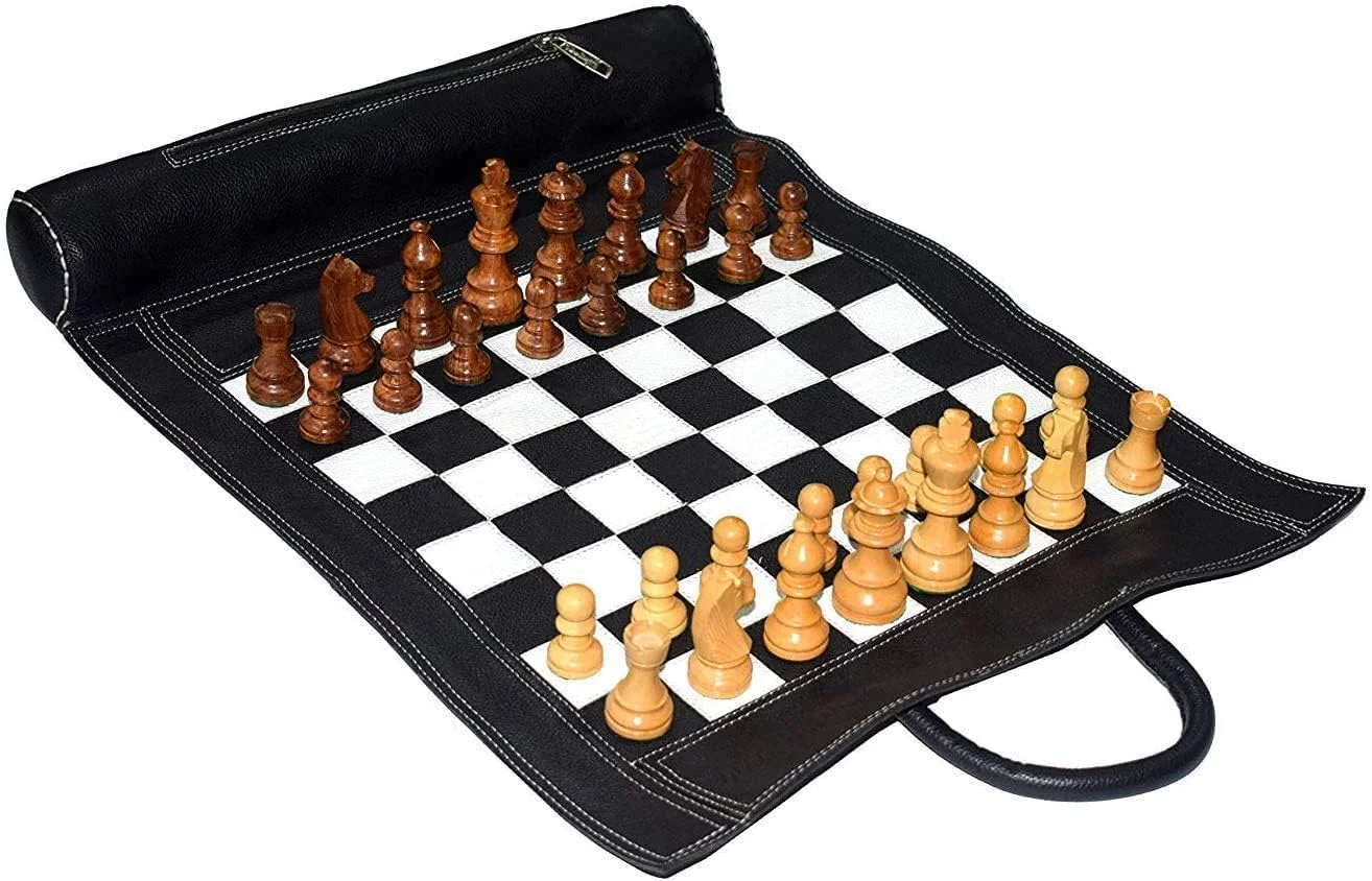 صفحه شطرنج چرمی اصل 48x38 سانتی‌متری (اندازه شطرنج 30x30 سانتی‌متری) - به همراه مهره‌های شطرنج چوبی 7.6 سانتی‌متری و صفحه شطرنج چرمی رولی (مشکی)
