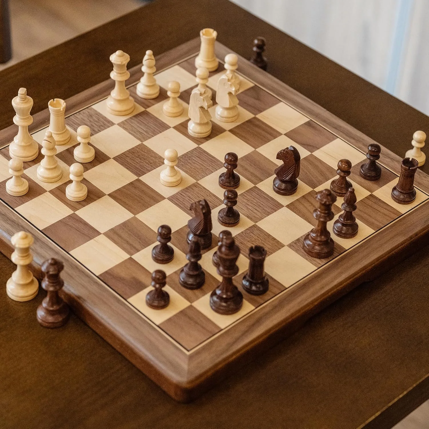 صفحه شطرنج تاشو چوبی 15 اینچی بدون طرح صلیب - مهره های شطرنج با ارتفاع 3 اینچ / صفحه منبت کاری شده گردو و افرا