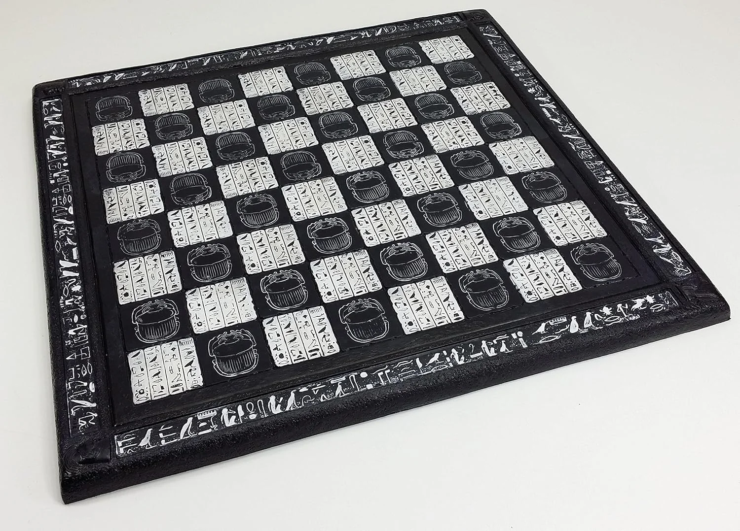 صفحه شطرنج هیروگلیف مصری HPL، ۴۱ سانتی‌متر، سیاه و سفید