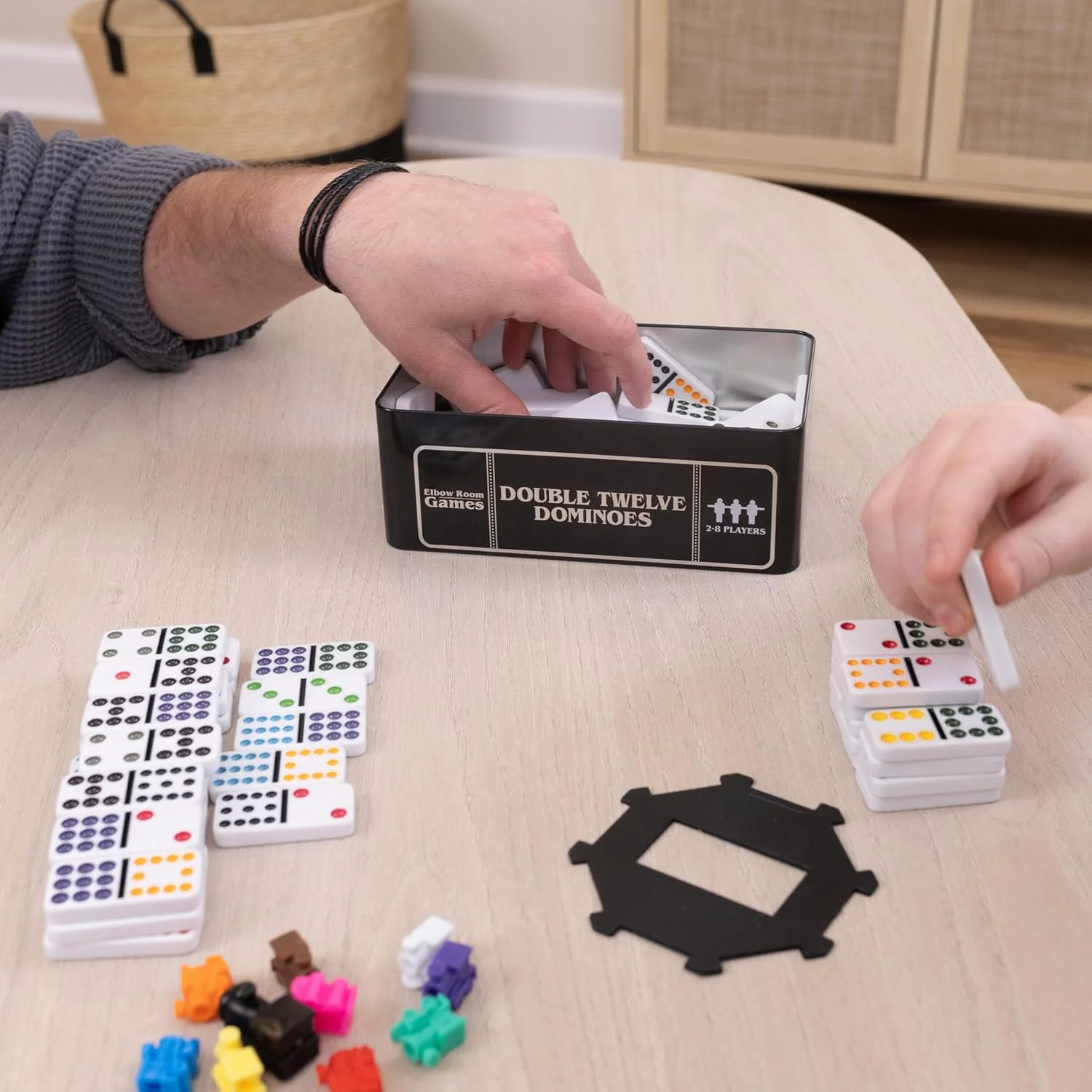 مجموعه دومینو دوازده تایی Elbow Room Games با 91 دومینو، 10 قطار، قطعه شروع و برگه امتیاز – ایده آل برای بازی قطار مکزیکی، بلاک و دراو – برای 2 تا 8 بازیکن