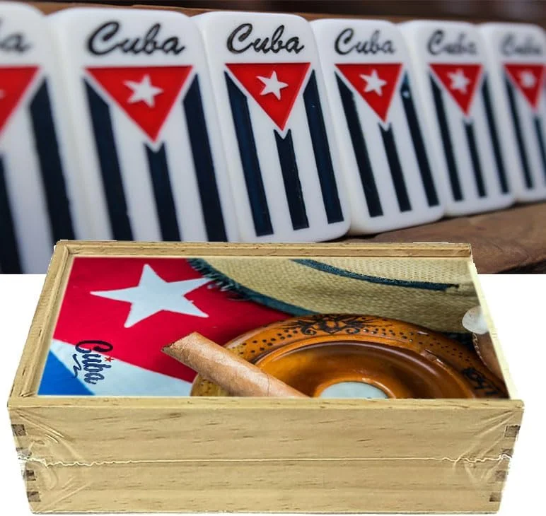 دومینو کوبایی دوبل نه، با طرح پرچم کوبا روی مهره ها، سنت های کوبایی، مناسب برای هدیه
