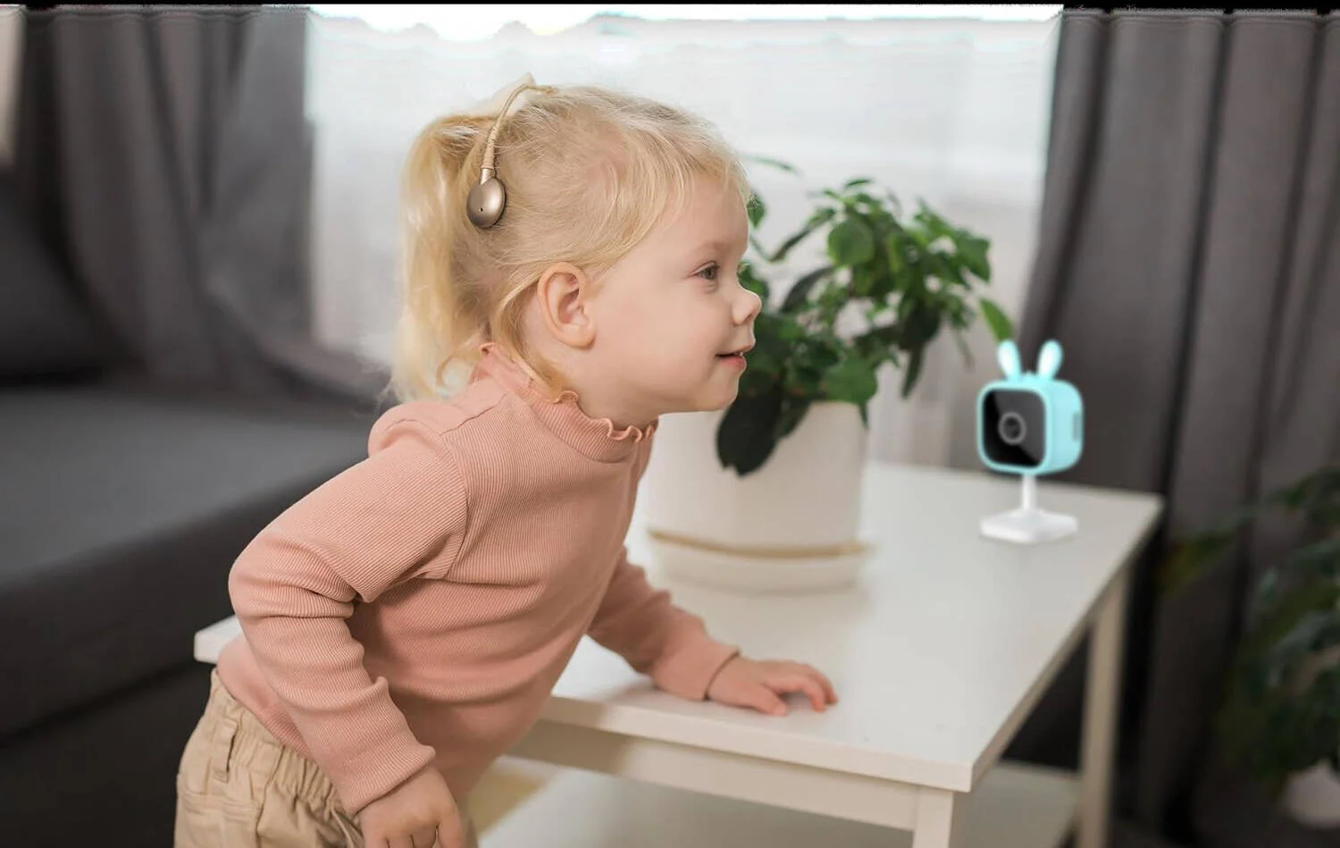 دوربین مراقبت کودک پرومج کانکت مدل PC-B233-WF، کیفیت 3 مگاپیکسل فول اچ دی، صدای دو طرفه، دید در شب مادون قرمز، تشخیص حرکت، تشخیص گریه کودک، لالایی، وای فای و بلوتوث، پشتیبانی از کارت حافظه 256 گیگابایتی/ذخیره سازی ابری، صورتی