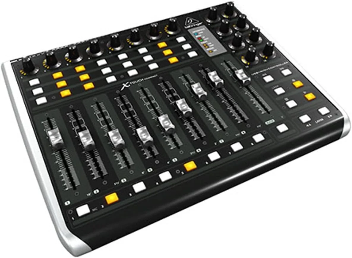 کنترلر از راه دور یونیورسال Behringer X-Touch Compact برای نرم‌افزارهای آهنگسازی، سازها، افکت‌ها و برنامه‌های نورپردازی. دارای حالت شبیه‌سازی Mackie Control برای یکپارچگی بی‌نقص با تمام نرم‌افزارهای تولید موسیقی سازگار. 9 فیدر موتوری 100 میلی‌متری کاملاً خودکار و حساس به لمس. حالت Dual Layer برای تغییر سریع بین کنترل نرم‌افزار آهنگسازی و ساز. عناصر کنترلی از پیش پیکربندی شده برای عملکرد فوری.