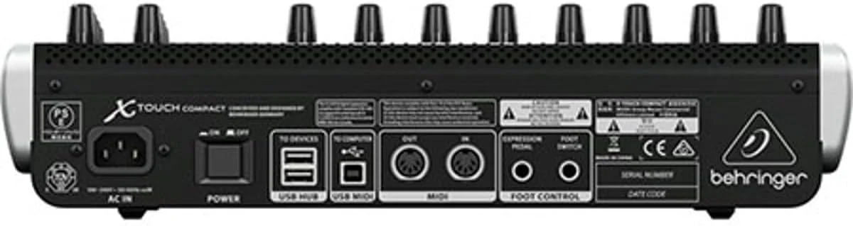 کنترلر از راه دور یونیورسال Behringer X-Touch Compact برای نرم‌افزارهای آهنگسازی، سازها، افکت‌ها و برنامه‌های نورپردازی. دارای حالت شبیه‌سازی Mackie Control برای یکپارچگی بی‌نقص با تمام نرم‌افزارهای تولید موسیقی سازگار. 9 فیدر موتوری 100 میلی‌متری کاملاً خودکار و حساس به لمس. حالت Dual Layer برای تغییر سریع بین کنترل نرم‌افزار آهنگسازی و ساز. عناصر کنترلی از پیش پیکربندی شده برای عملکرد فوری.