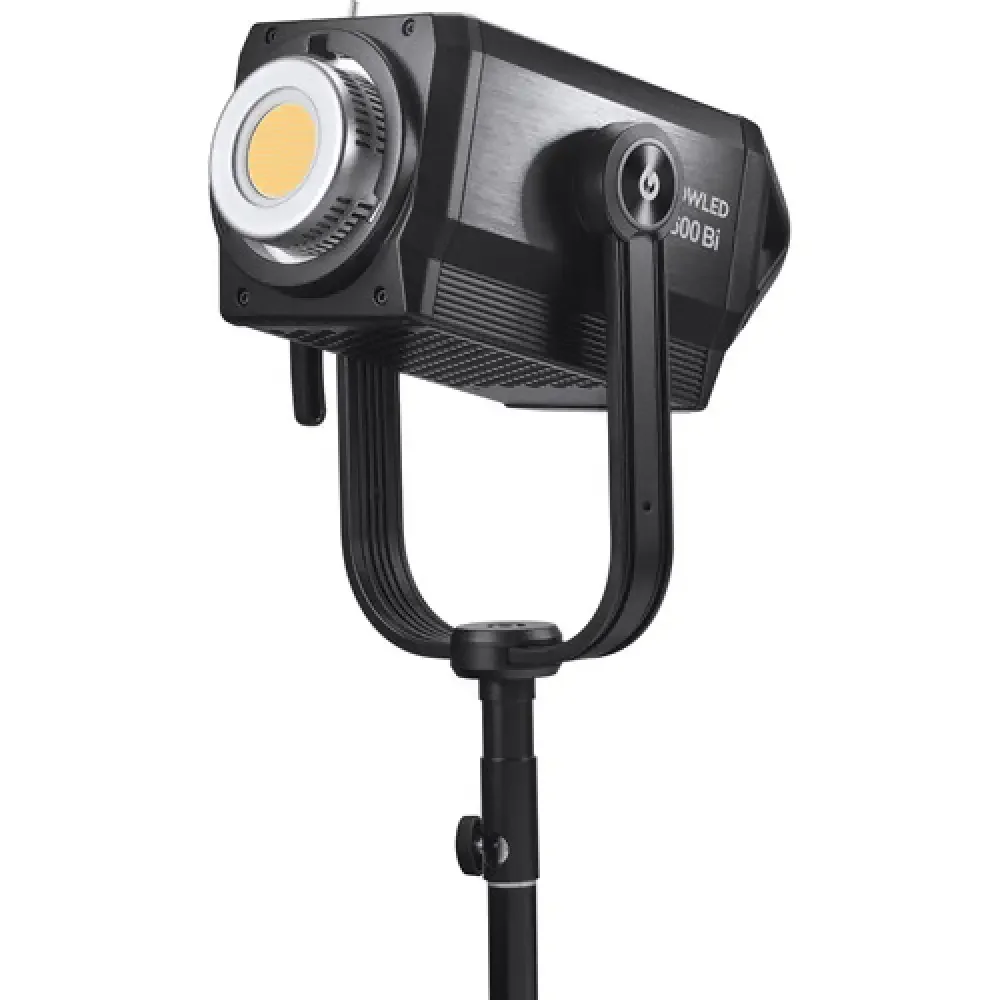نور LED دو رنگ Godox Knowled M600Bi، مناسب فیلمبرداری نور LED دو رنگ Godox Knowled M600Bi، مناسب فیلمبرداری