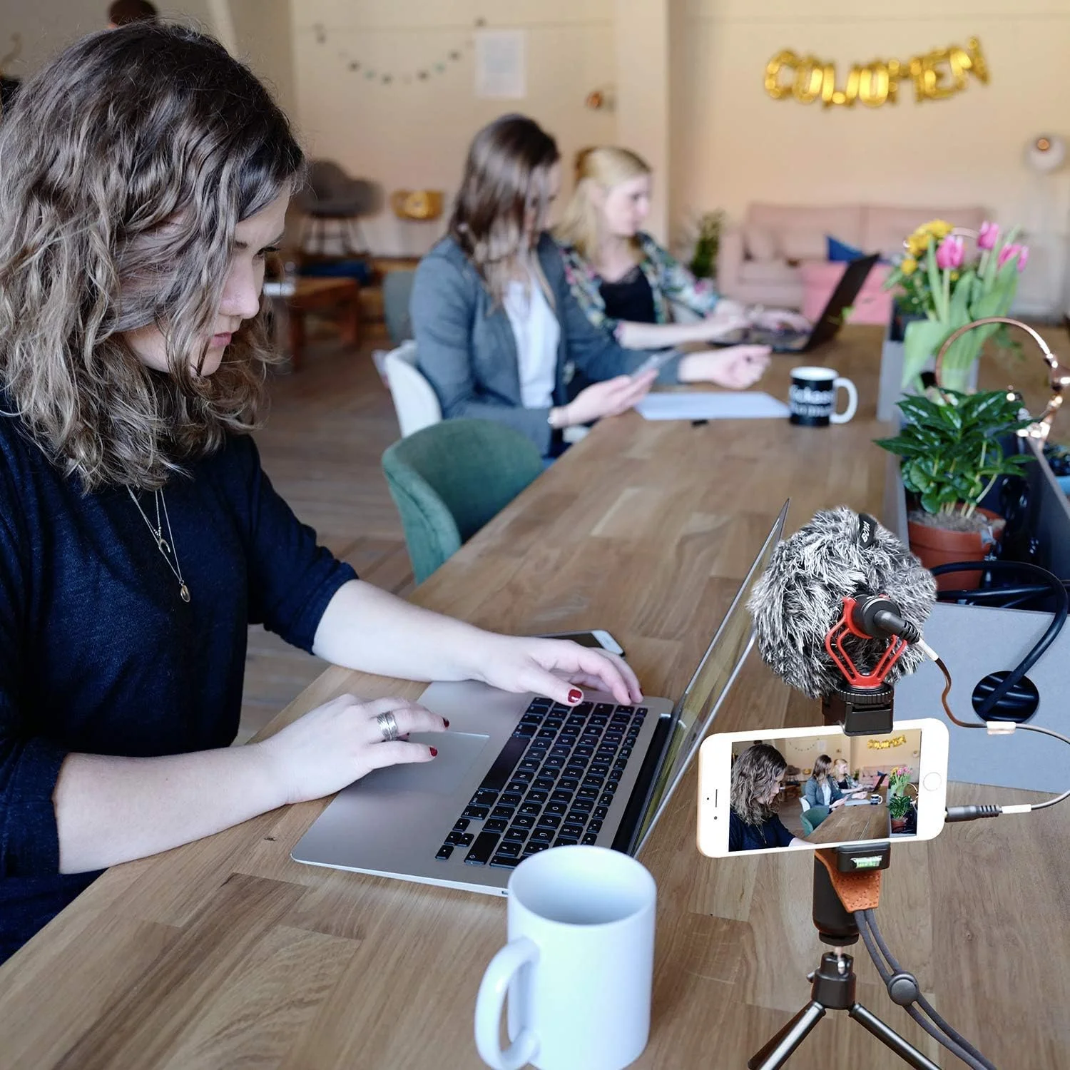 نگهدارنده سه پایه میکروفون SHOPEE از جنس پلاستیک ABS با آداپتور اتصال کفشک دار، مشکی و مشکی، مناسب برای میکروفون های شات گان مینی کاردیوئید BY-MM1 و سایر میکروفون های شات گان مشابه