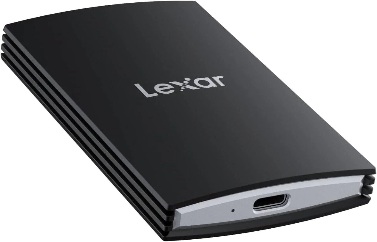 حافظه اس اس دی اکسترنال قابل حمل Lexar Armor 700 با ظرفیت 2 ترابایت، سرعت انتقال تا 2000 مگابایت بر ثانیه، USB 3.2 Gen 2x2، مقاوم، دارای استاندارد IP66 مقاوم در برابر آب و گرد و غبار، سازگار با آیفون 15، دوربین ها، کنسول های بازی، رنگ مشکی | LAR700X002T-RNBNG