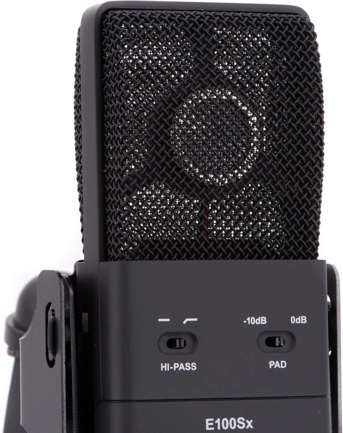 میکروفون کاندنسر سوپرکاردیوید با دیافراگم بزرگ CAD Audio E100SX، مشکی، XLR میکروفون کاندنسر سوپرکاردیوید با دیافراگم بزرگ CAD Audio E100SX، مشکی، XLR