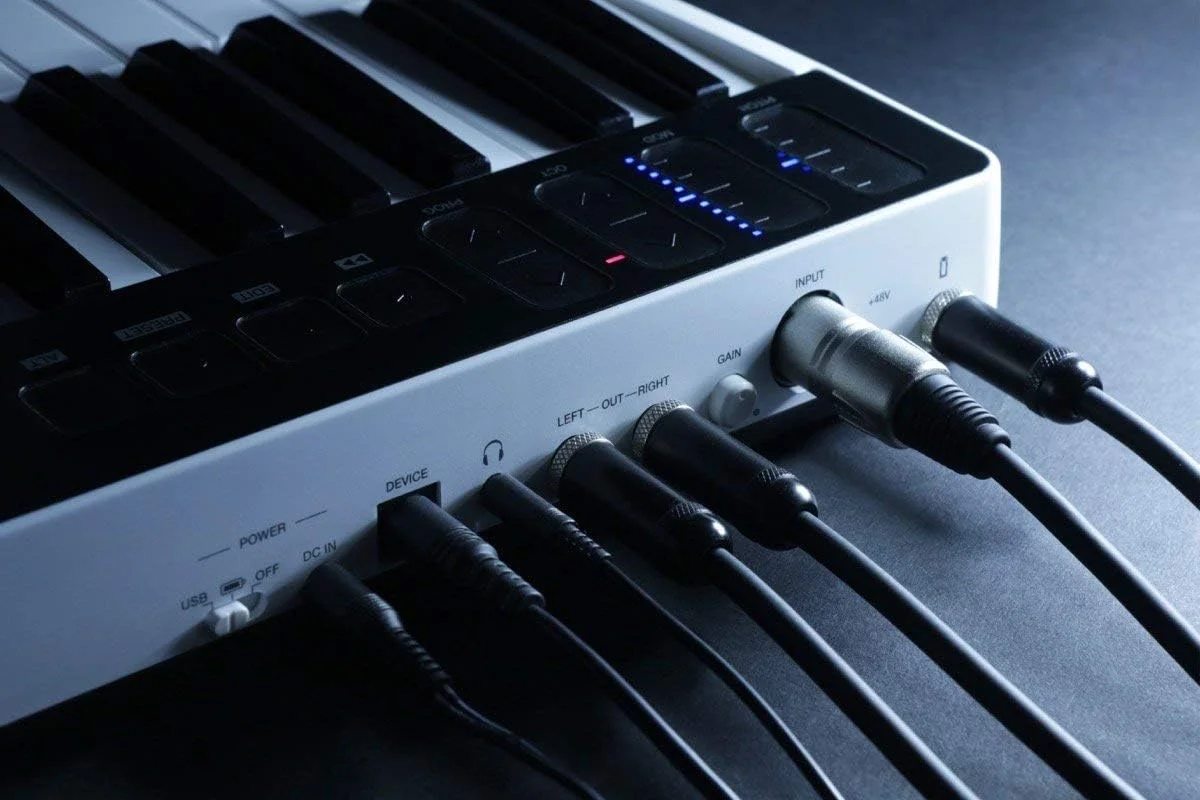 ای کی مالتی مدیا iRig Keys I/O 49، ایستگاه کاری ساخت موسیقی 49 کلیدی با رابط صوتی یکپارچه