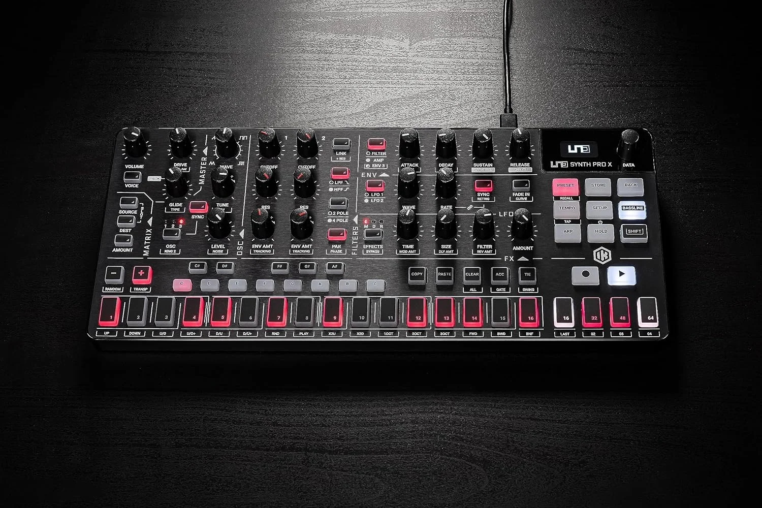 IK Multimedia UNO Synth PRO X، سینتی سایزر آنالوگ پارافونیک با فیلتر دوگانه، دارای سکوئنسر پارافونیک، افکت های یکپارچه و اتصالات CV