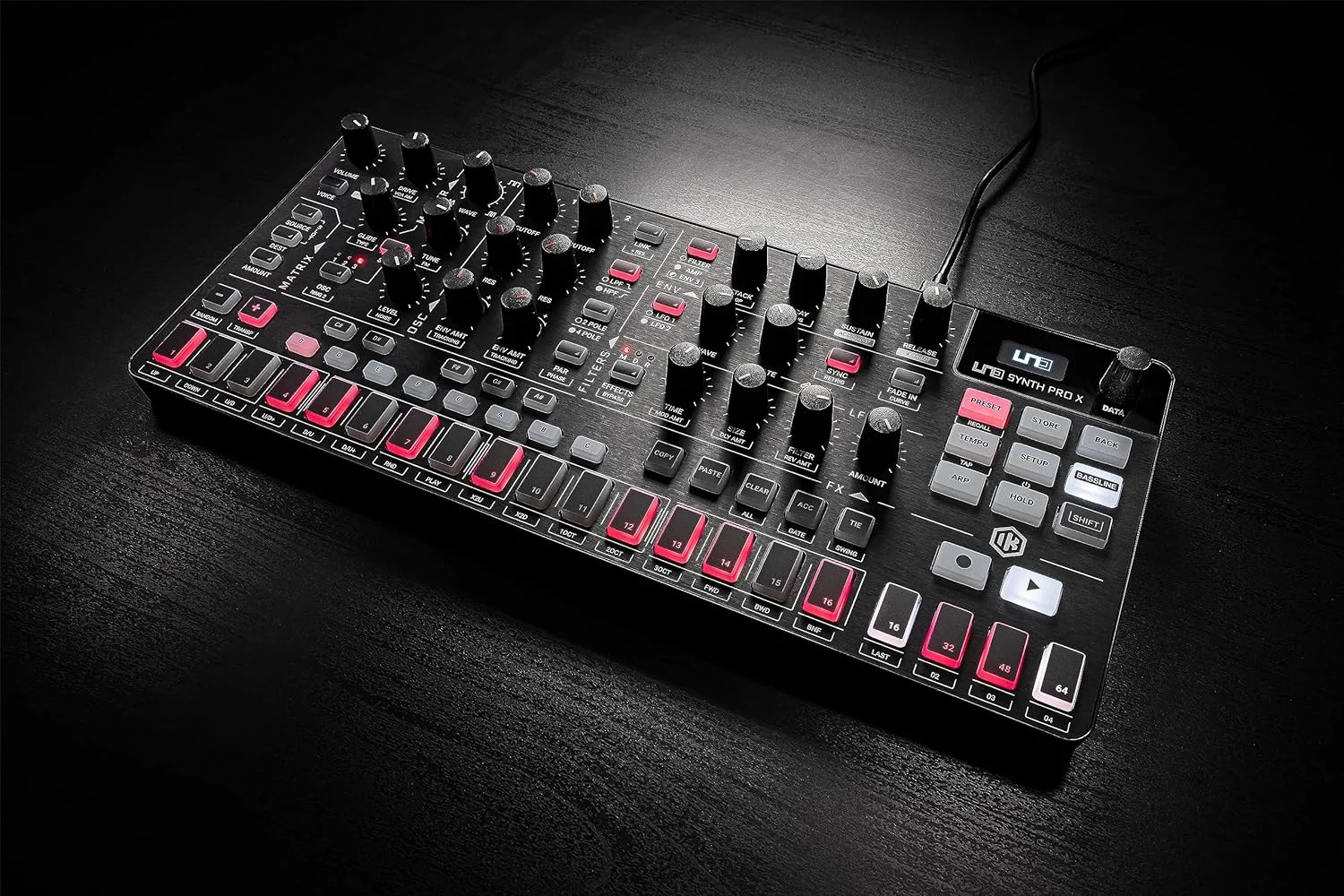 IK Multimedia UNO Synth PRO X، سینتی سایزر آنالوگ پارافونیک با فیلتر دوگانه، دارای سکوئنسر پارافونیک، افکت های یکپارچه و اتصالات CV