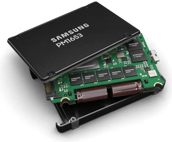حافظه SSD داخلی سازمانی SAMSUNG PM1653 با ظرفیت 15.36 ترابایت، رابط SAS 24Gbps و فرم فاکتور 2.5 اینچ، سرعت خواندن ترتیبی تا 4200 مگابایت بر ثانیه و سرعت نوشتن ترتیبی تا 3700 مگابایت بر ثانیه، فناوری V-NAND 128 لایه، رنگ مشکی | MZILG15THBLA-00A07 حافظه SSD داخلی سازمانی SAMSUNG PM1653 با ظرفیت 15.36 ترابایت، رابط SAS 24Gbps و فرم فاکتور 2.5 اینچ، سرعت خواندن ترتیبی تا 4200 مگابایت بر ثانیه و سرعت نوشتن ترتیبی تا 3700 مگابایت بر ثانیه، فناوری V-NAND 128 لایه، رنگ مشکی | MZILG15THBLA-00A07