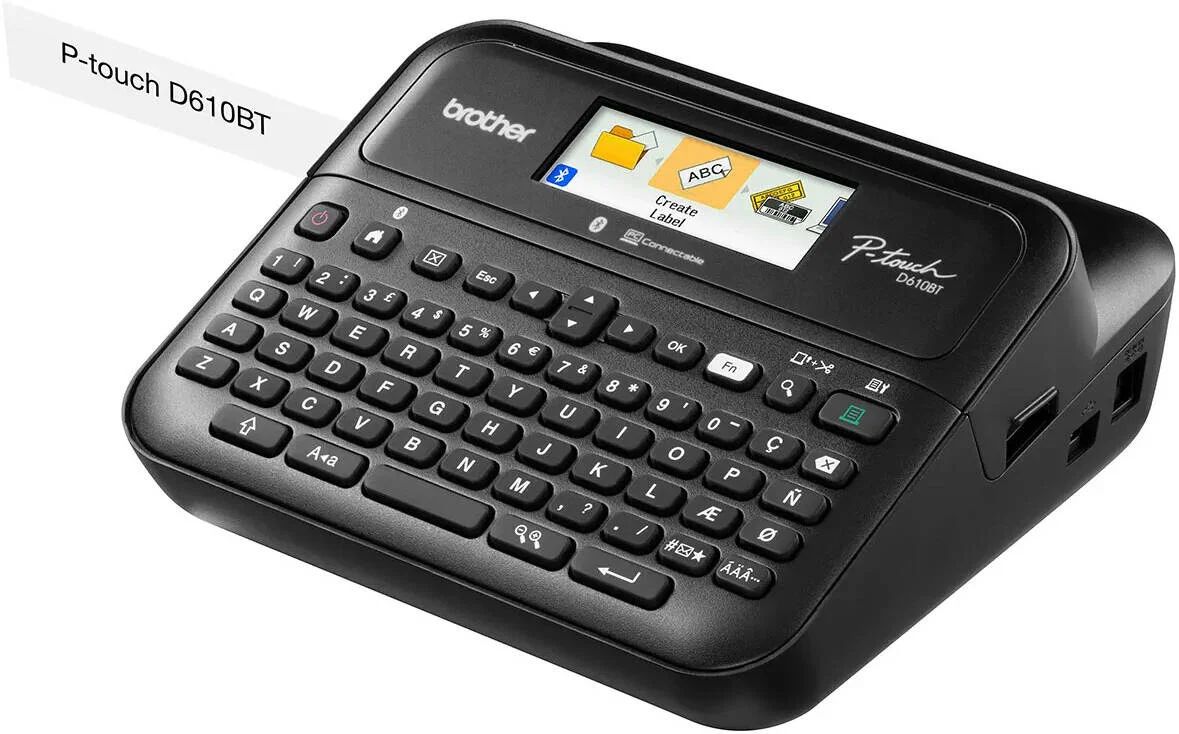 چاپگر لیبل برادر مدل PT-D610-BT با بلوتوث، سرعت چاپ 30 میلی‌متر بر ثانیه، نمایشگر رنگی، چاپ تا عرض 24 میلی‌متر نوارهای لمینت شده TZe، زبان‌های فارسی، عربی و انگلیسی، مشکی | PTD-610BT