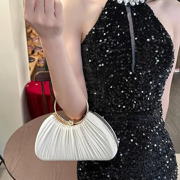 کیف دستی کلاچ پلیسه شیک و ظریف با دسته حلقه طلایی | کیف مجلسی زنانه برای عروسی، جشن، مهمانی | کیف مچی سفید شیری با فضای داخلی جادار