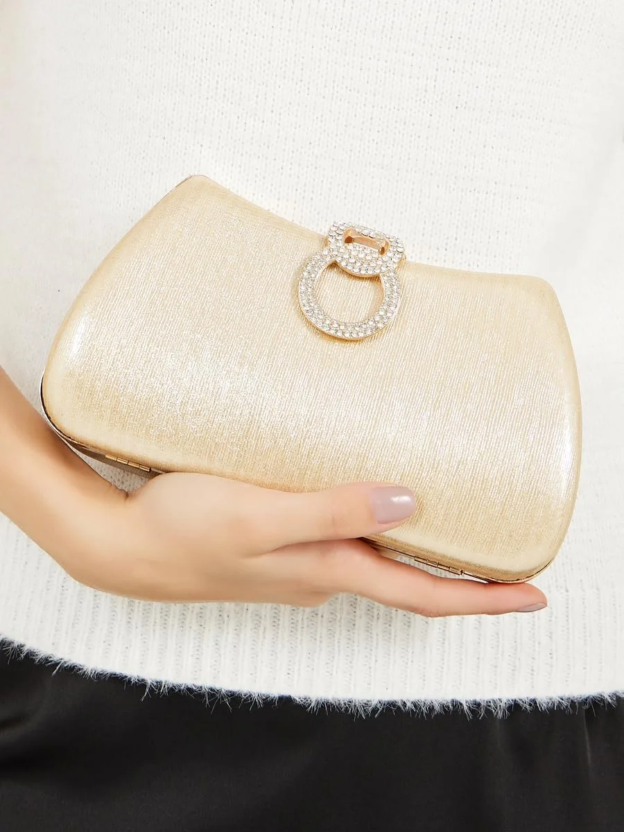 کیف کلاچ زنانه استایلی با تزیین قفل و بند زنجیری، سایز واحد، طلایی کیف کلاچ زنانه استایلی با تزیین قفل و بند زنجیری، سایز واحد، طلایی