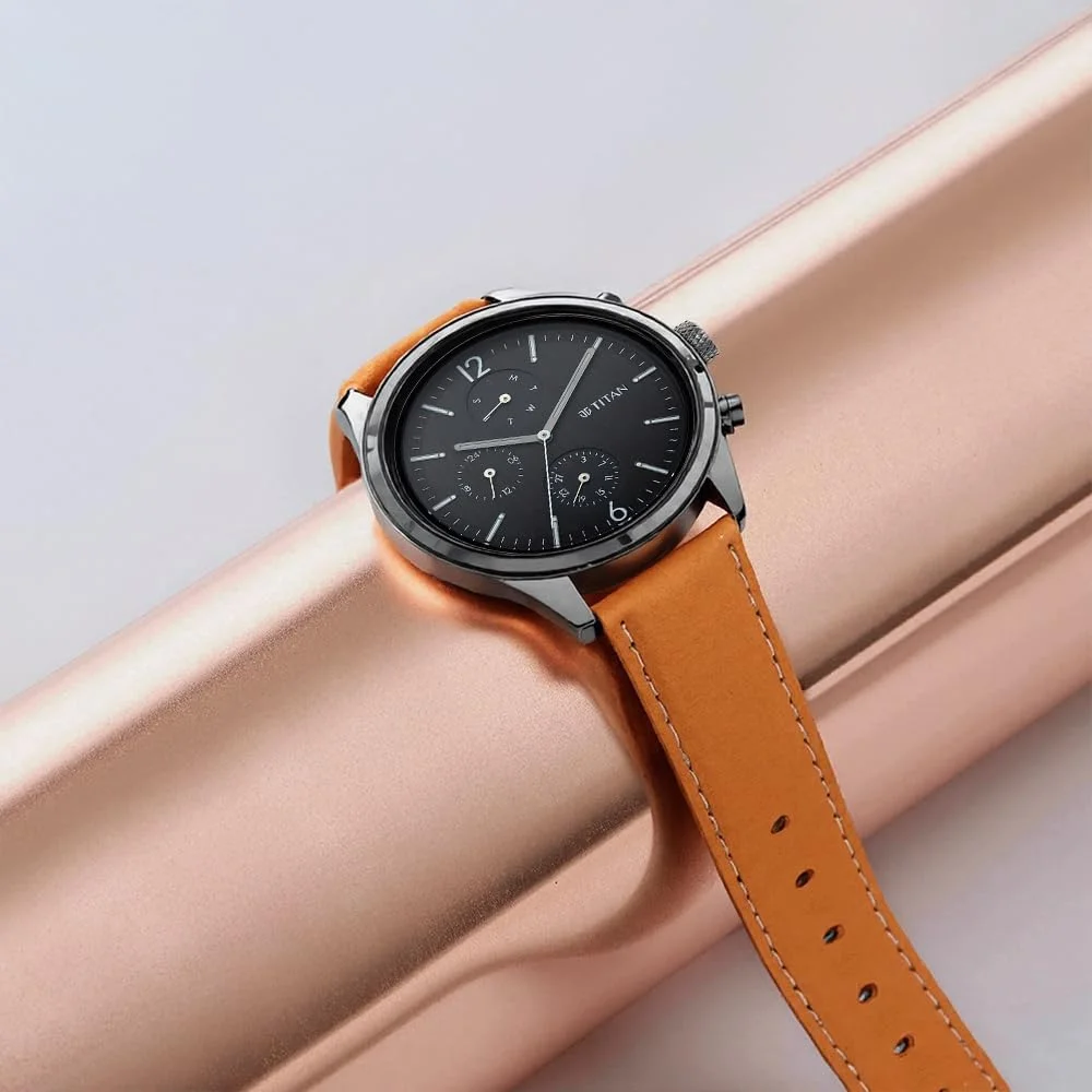 ساعت مچی عقربه ای گرد تیتان مناسب آقایان