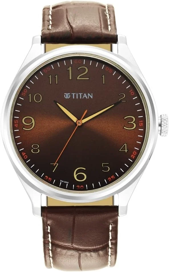 پیشتازان تایتان با صفحه قهوه ای تیره و بند