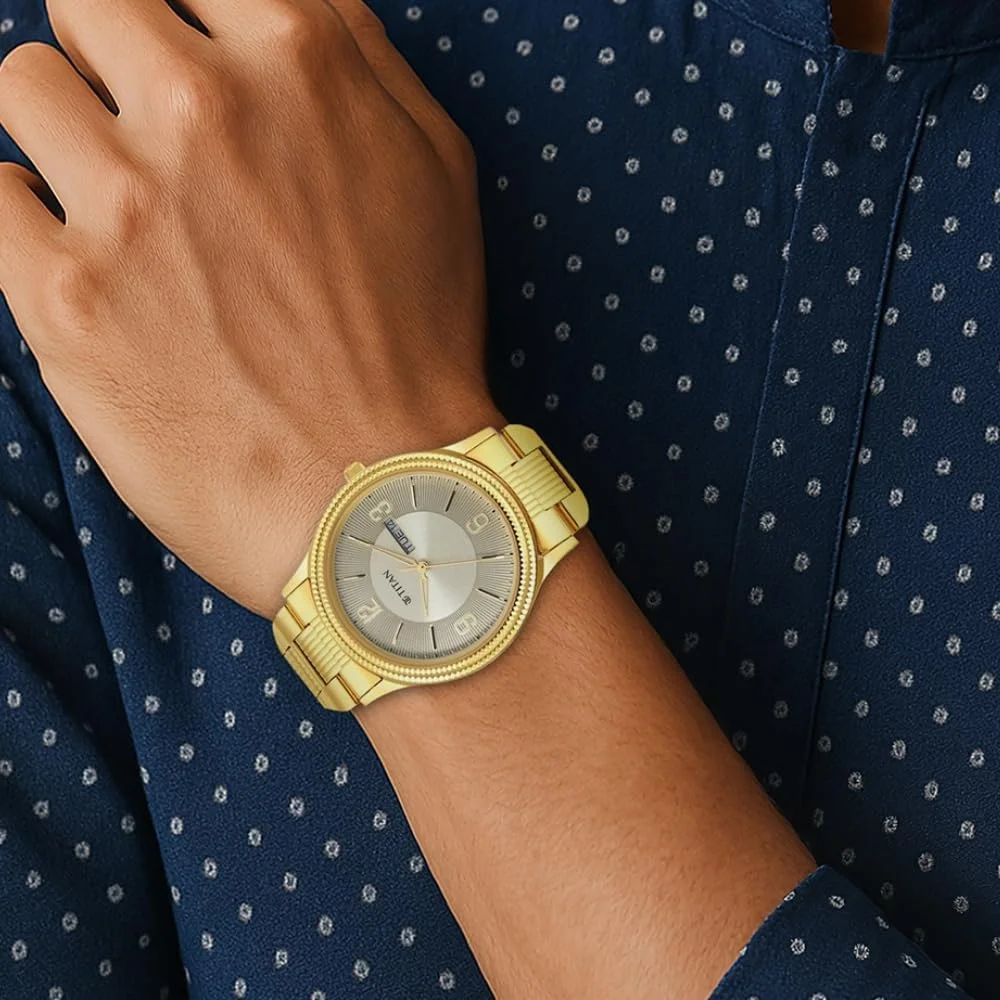 ساعت مچی آنالوگ مردانه تایتان مدل Karishma با بدنه استیل و صفحه خاکستری - 1650Ym09، رنگ بند - طلایی