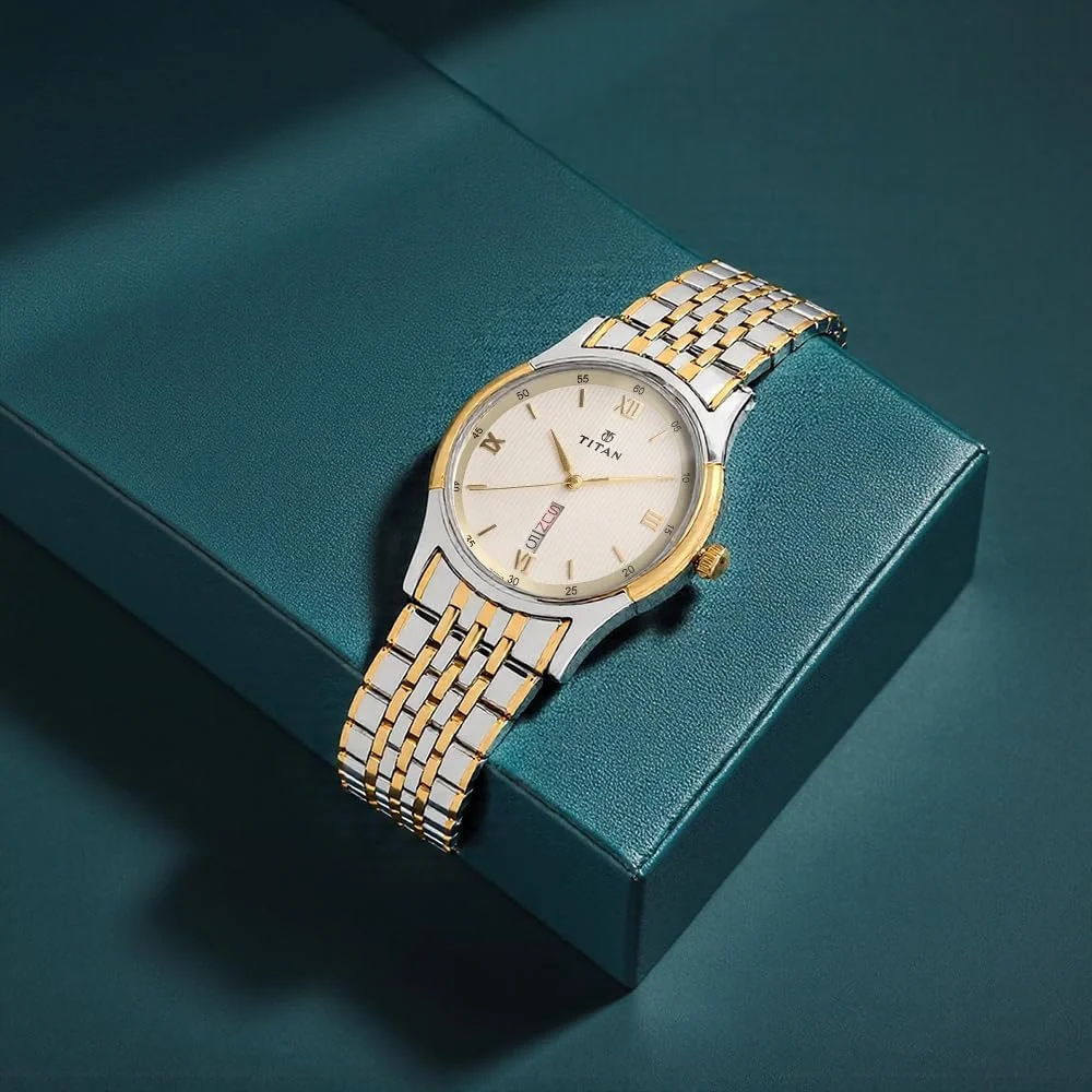 ساعت مچی آنالوگ گرد تایتان کاریشما مردانه