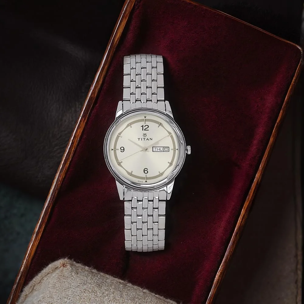 ساعت مچی مردانه تیتان کارishma آنالوگ با صفحه نقره ای - NK1638SM01 / NK1638SM01/NK1638SM01 استیل ضد زنگ، بند نقره ای