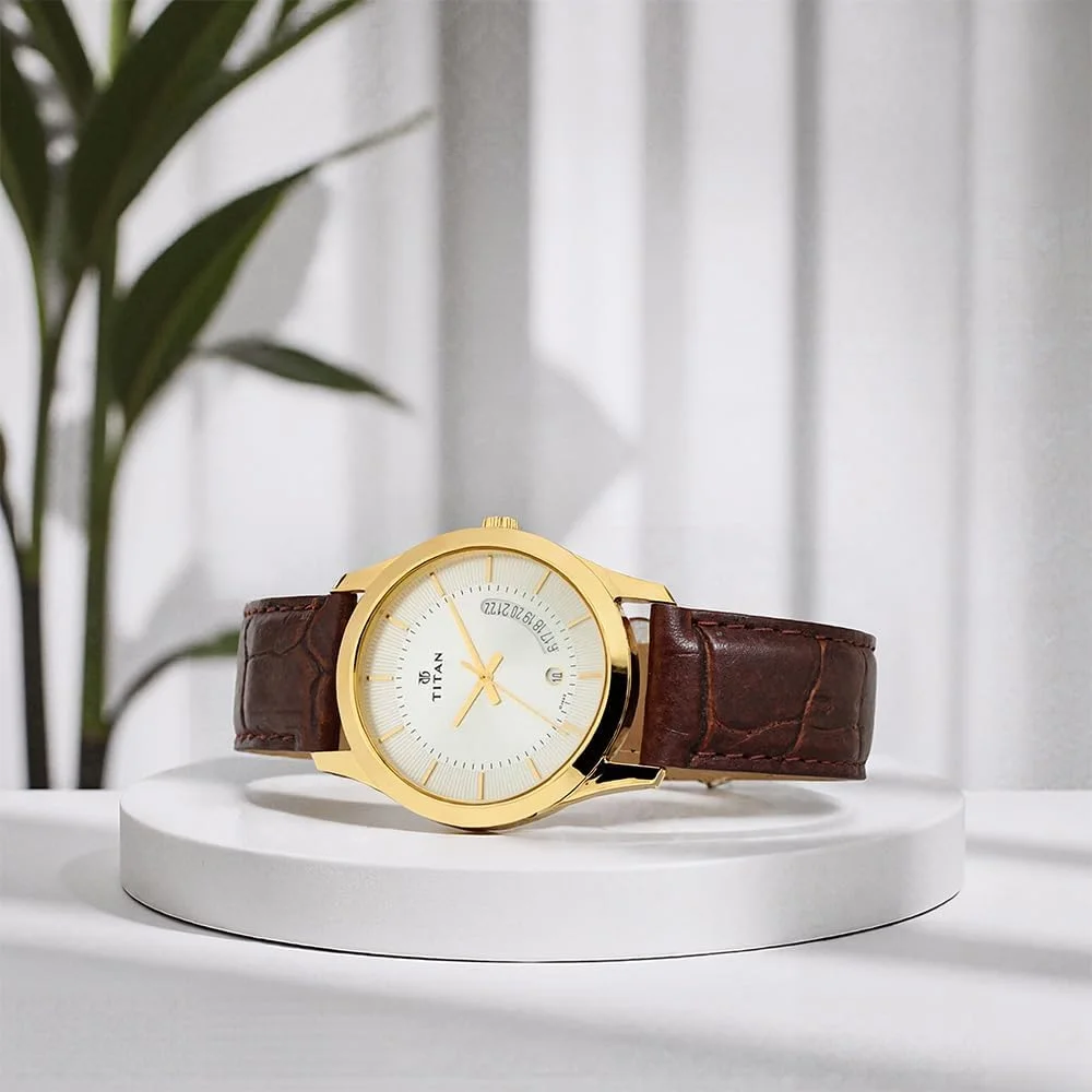 ساعت مچی آنالوگ تایتان کارিশما با صفحه گرد مردانه