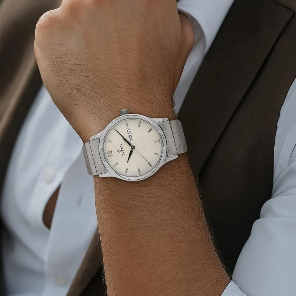 ساعت مچی مردانه تایتان کاریسما مدل آنالوگ با صفحه نقره ای - NK1580SM03