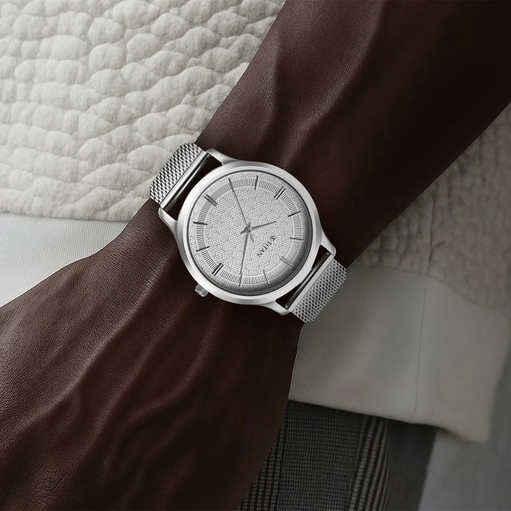 ساعت مچی مردانه تایتان مدل آنالوگ با صفحه سفید