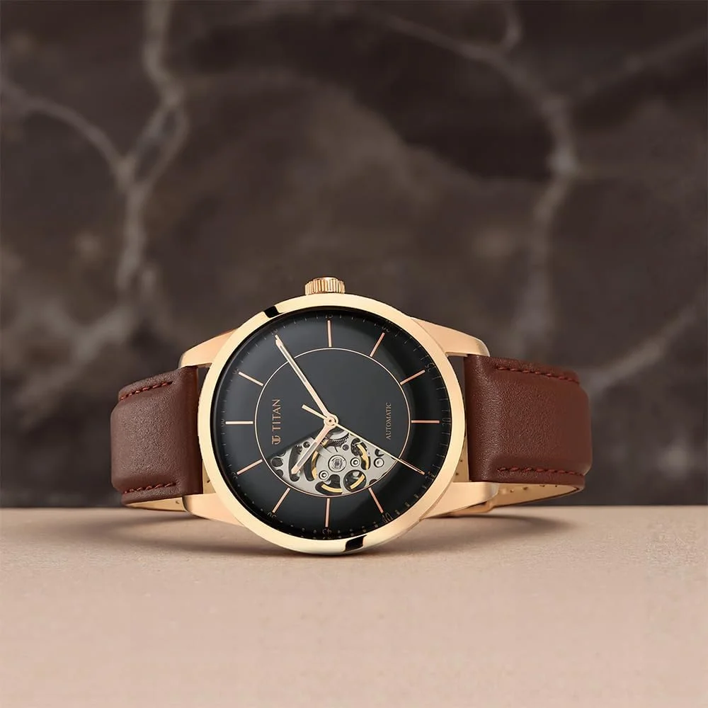 ساعت مچی مردانه تایتان اتوماتیک مدل 2020 با صفحه مشکی و بند چرمی - WTT90126WL02