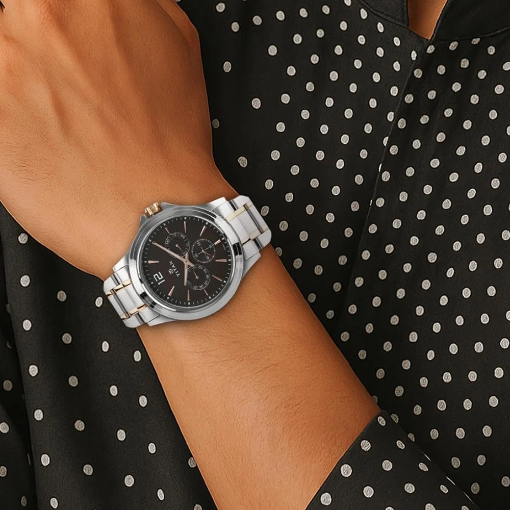 ساعت مچی مردانه تایتان مدل کرونوگراف | کوارتز، مقاوم در برابر آب، بند استیل ضد زنگ