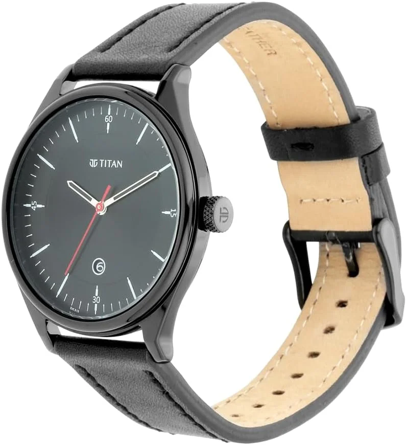 ساعت مچی آنالوگ مردانه تایتان | بند چرمی قهوه ای | صفحه گرد | مقاوم در برابر آب تا 50 متر