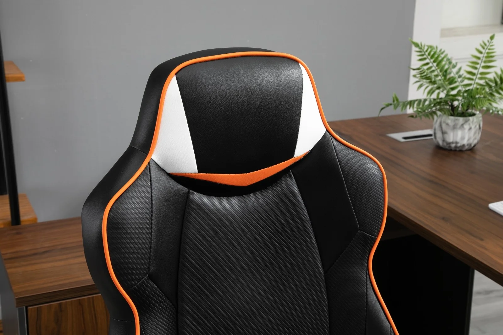 صندلی گیمینگ امگا Mahmayi، تکیه‌گاهی، با قابلیت تنظیم ارتفاع و دارای پورت USB برای اتصال اسپیکر، مناسب برای ورزش‌های الکترونیکی (بدون بالشتک سر)