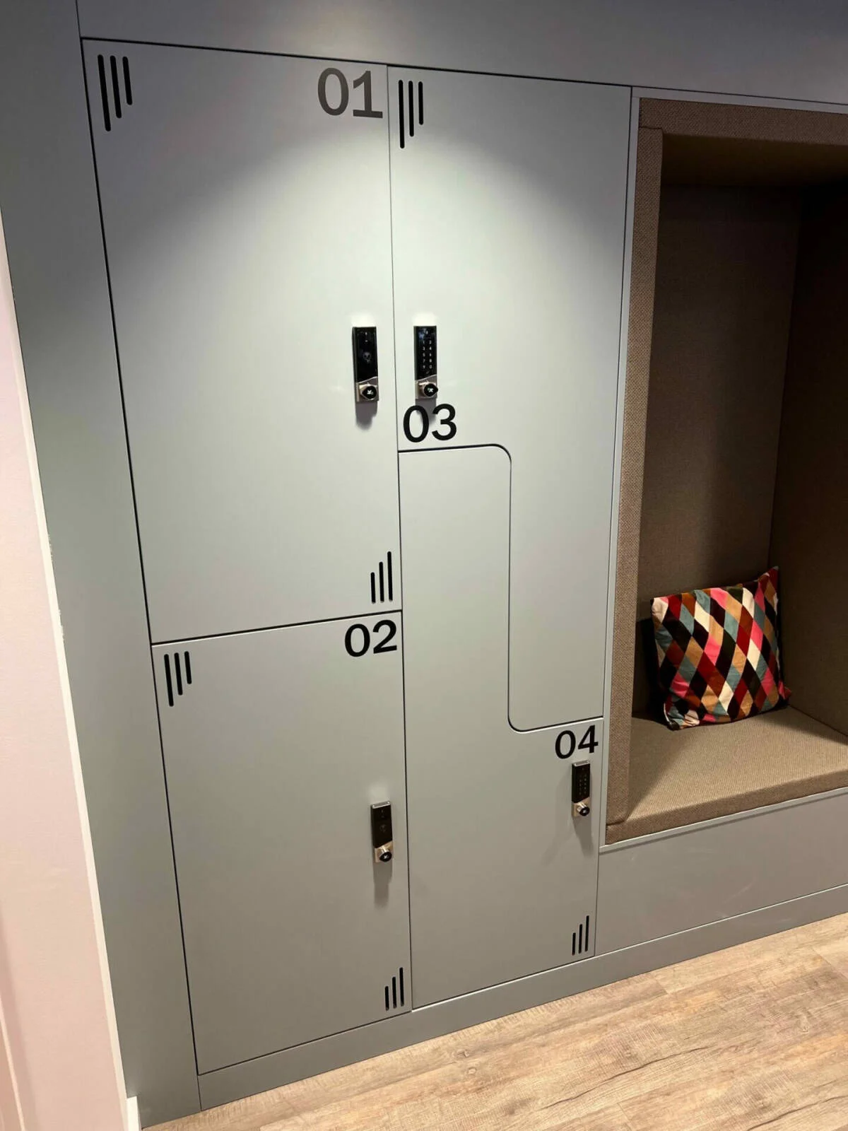 قفل باتری هوشمند LEO RFID و کد پین، لمس خازنی، ساختار مستحکم، بلوتوث کم مصرف، نصب آسان، کنترل ابری، فولاد برس خورده | CL-KEYNIUSLOCK