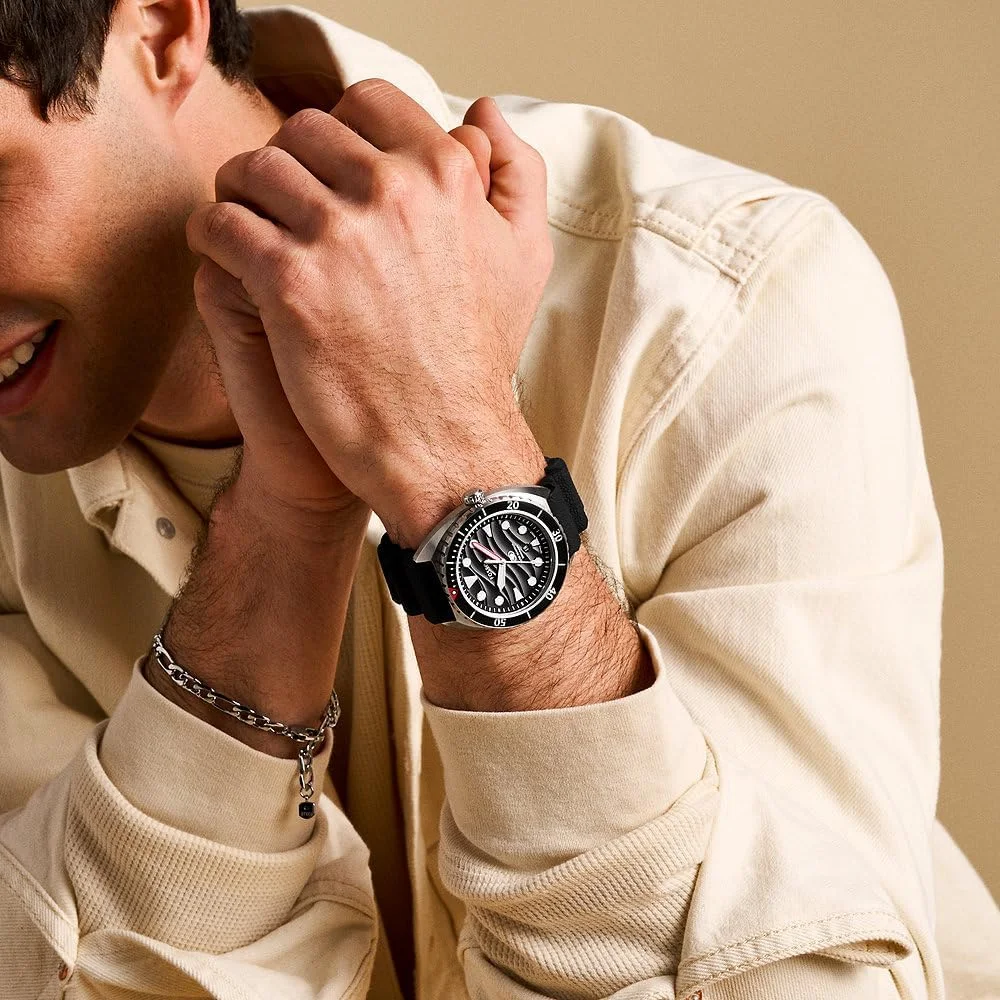 ساعت مچی مردانه فسیل مدل Breaker با سه عقربه و نمایشگر تاریخ و بند سیلیکونی مشکی - FS6062