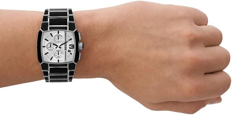 ساعت مچی مردانه دیزل Cliffhanger با موتور کرونوگراف، بدنه استیل ضد زنگ 40 میلی‌متری و بند چرمی یا استیل