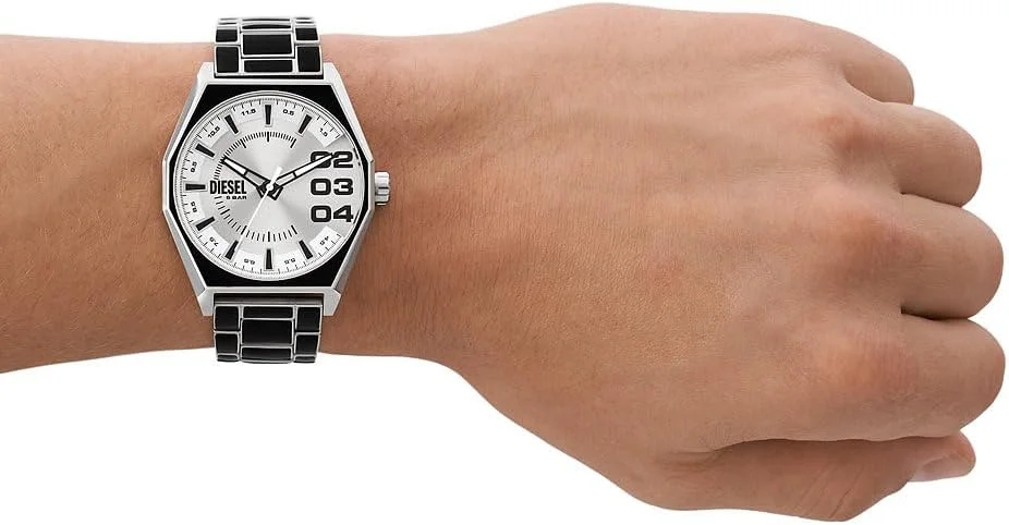 ساعت مچی مردانه دیزل مدل Scraper، سه عقربه، بدنه استیل ضد زنگ با اندازه قاب 43 میلی متر و بند استیل ضد زنگ