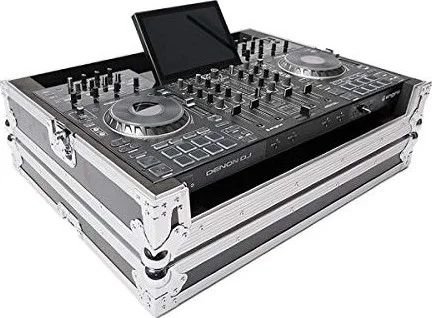 کیف حمل کنترلر دی‌جی Magma Denon Prime 4، ساختار مقاوم، تخته سه لایه روکش وینیل 9 میلی‌متری، فضای داخلی کاملاً پوشیده، مشکی | MGA40994