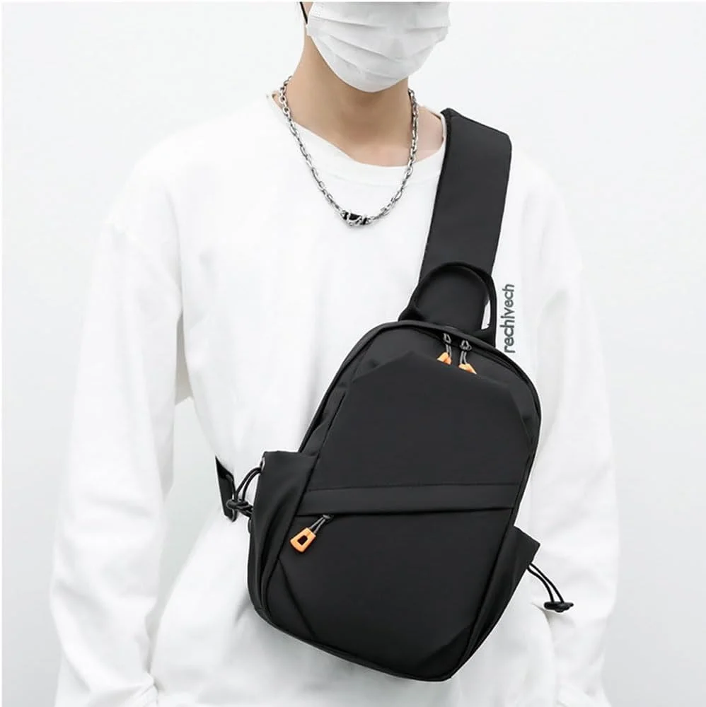 کیف دوشی یک طرفه مردانه - کیف سبک وزن ضد آب با طراحی سوراخ USB خارجی، کیف سینه ای شانه ای قابل تنظیم برای مسافرت، دوچرخه سواری، ورزش و فضای باز، مشکی