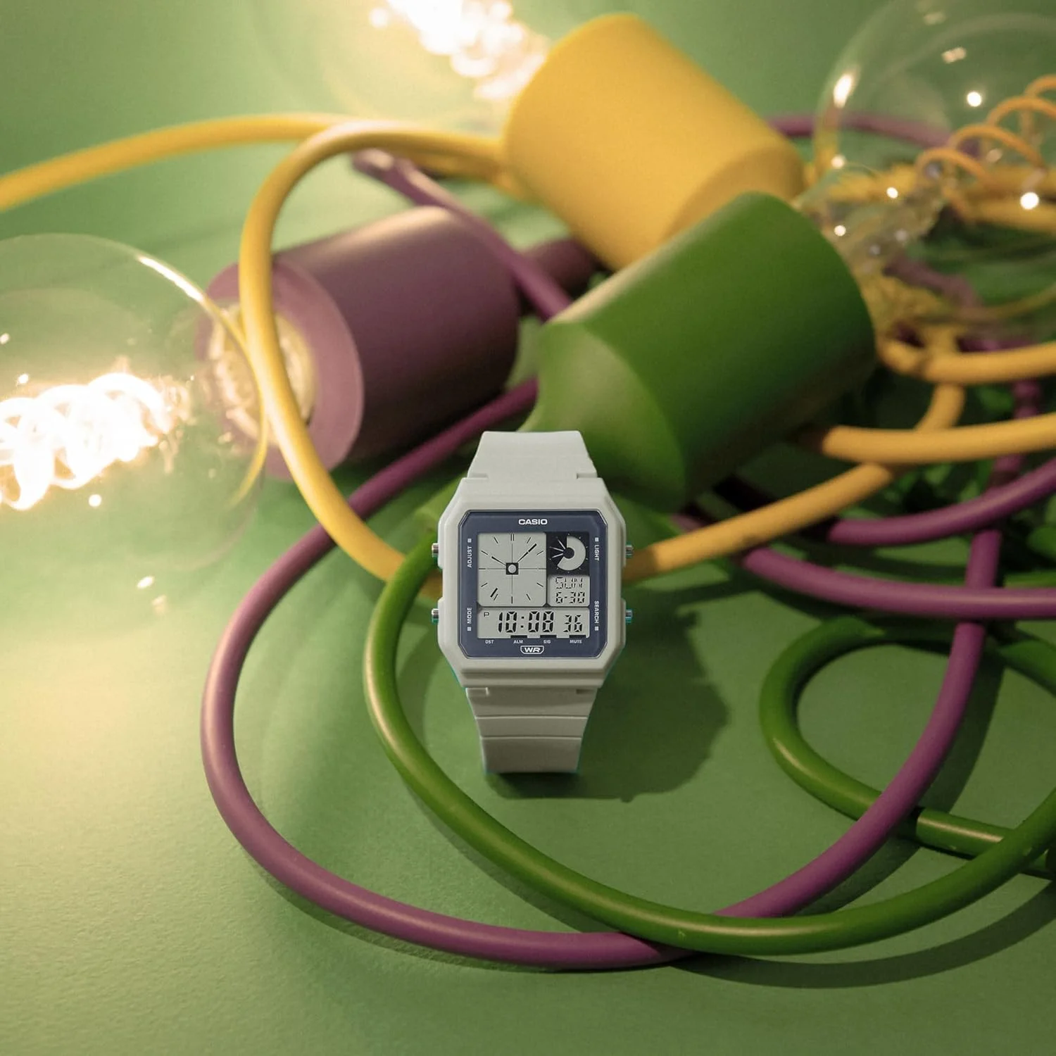 ساعت مچی دیجیتال کاسیو با بند زیستی تجدیدپذیر، نور پس زمینه LED و زنگ هشدار روزانه