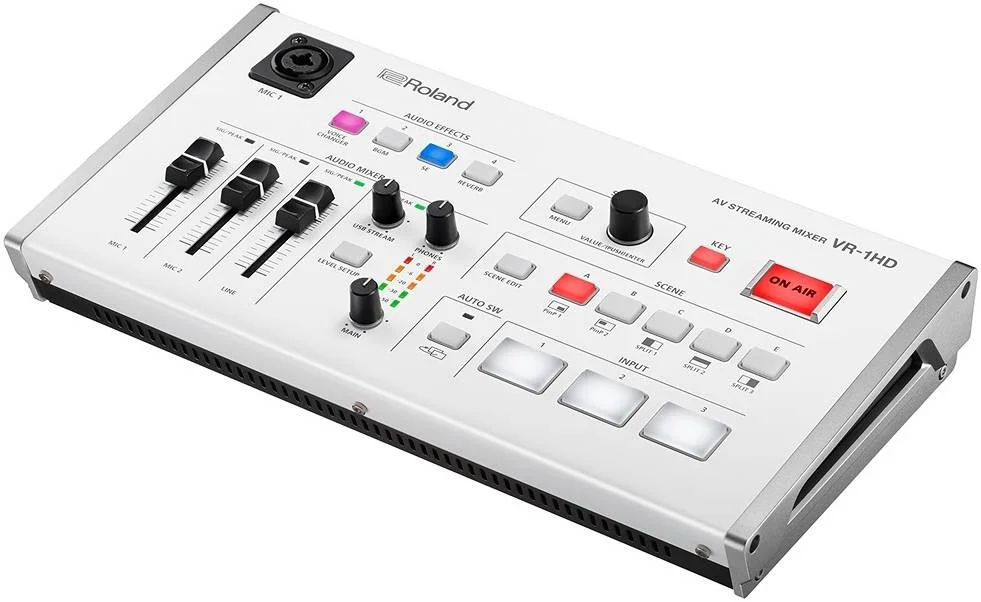 میکسر استریمینگ AV مدل Roland VR-1HD، استریم ویدئو تا کیفیت 1080p30، پورت USB Type-B، میکسر صدای دیجیتال 3 کاناله، 5 دکمه صحنه از پیش تنظیم شده، 3 ورودی و خروجی HDMI، 3 حالت سوئیچینگ خودکار ویدئو، نقره ای | VR-1HD