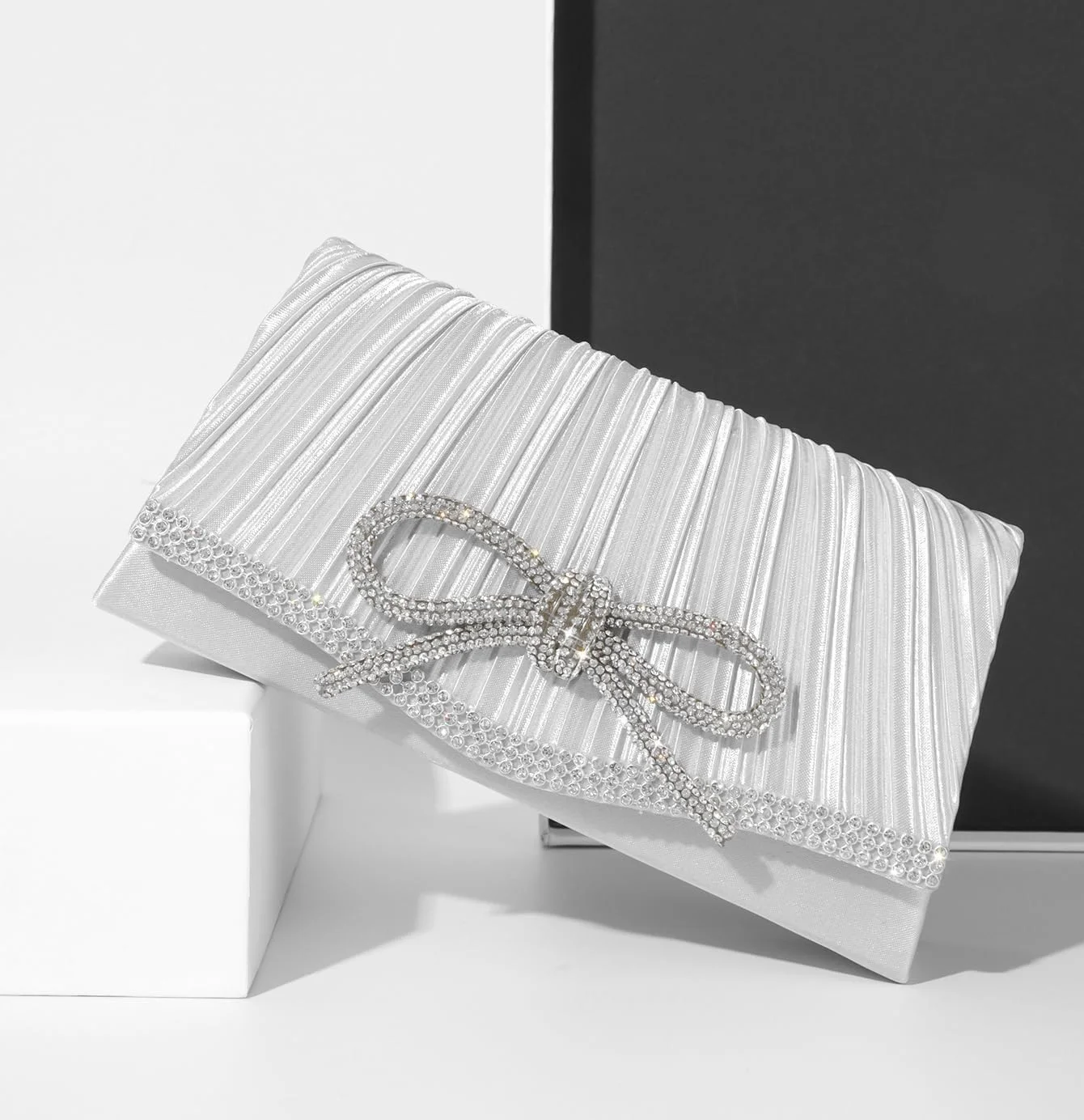 کیف دستی مجلسی پاپیونی زنانه، کیف پول براق و نگین دار مناسب عروسی، مهمانی و جشن