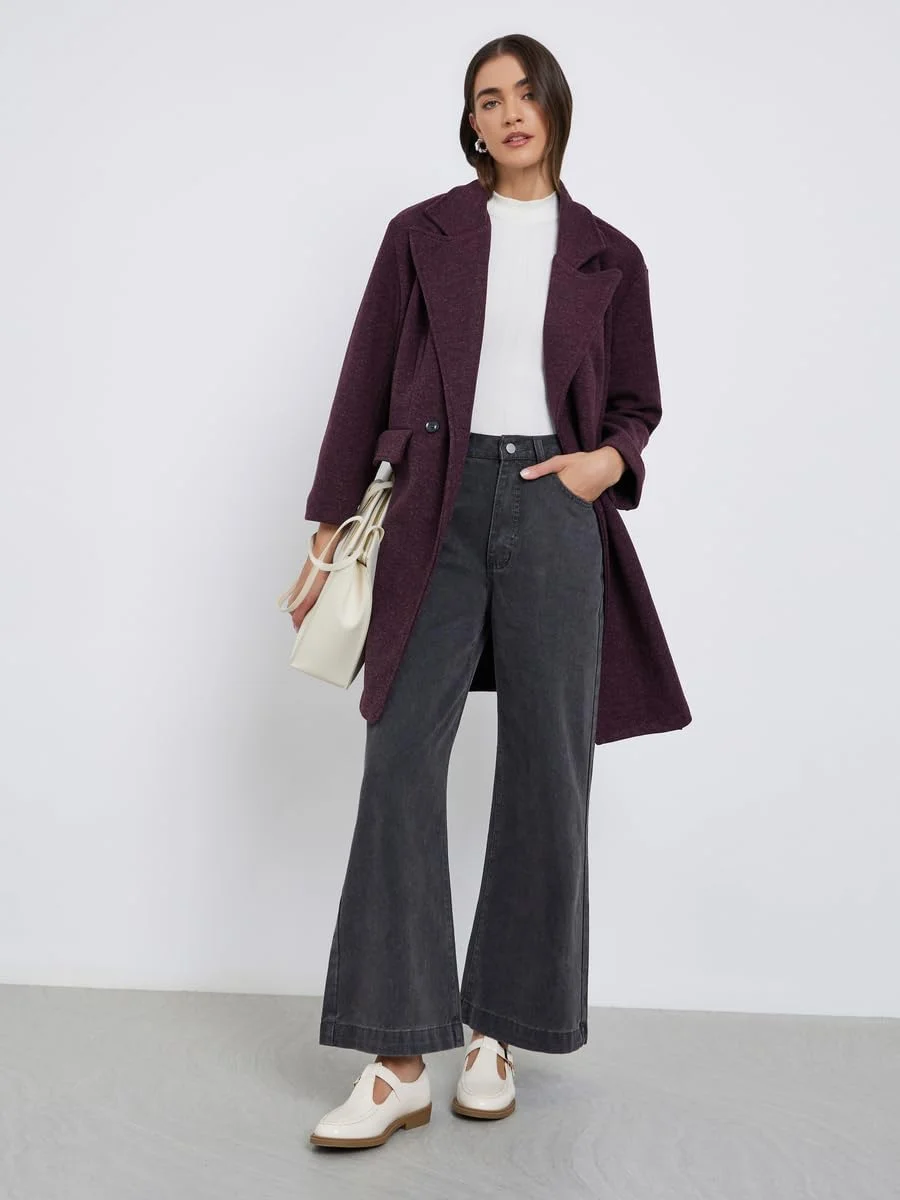 استایلی زنانه، کت بلند دو سینه زرشکی