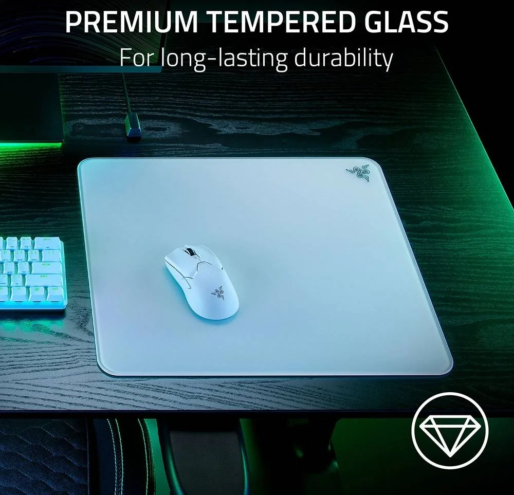 موس پد شیشه ای حرارت دیده Razer Atlas، ابعاد 450x400x5 میلی متر، CNC فرز شده با لبه گرد، پایه لاستیکی ضد لغزش، سفید | RZ02-04890200-R3M1