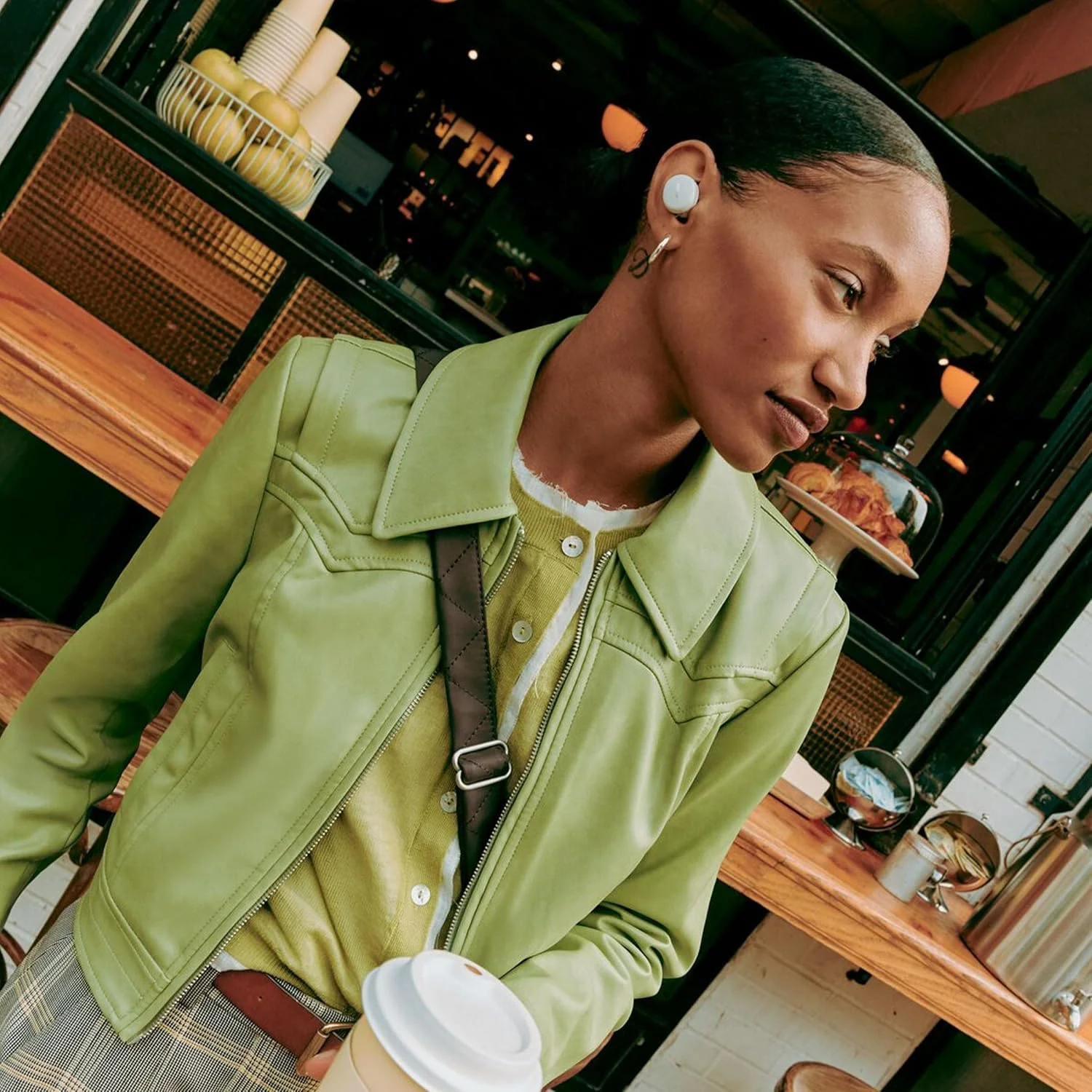 هدفون بی سیم حذف نویز Bose QuietComfort، هدفون بلوتوث Lifestyle با حذف نویز فعال، تا 8.5 ساعت عمر باتری، سفید هدفون بی سیم حذف نویز Bose QuietComfort، هدفون بلوتوث Lifestyle با حذف نویز فعال، تا 8.5 ساعت عمر باتری، سفید