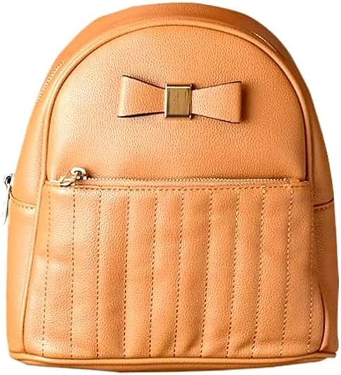 کیف دستی کوله پشتی دخترانه کوچک Alyssa با پاپیون و سخت افزار طلایی، دارای زیپ جلویی، چرم (BS-3312 BR) - قهوه ای کیف دستی کوله پشتی دخترانه کوچک Alyssa با پاپیون و سخت افزار طلایی، دارای زیپ جلویی، چرم (BS-3312 BR) - قهوه ای